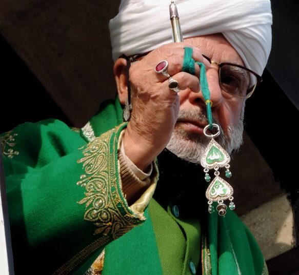In Pics: Thousands offer prayers at Hazratbal shrine on Eid-e-Milad-un-Nabi (SAW)