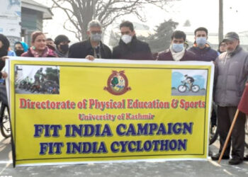 Prof Talat flags off ‘Fit India Cyclothon’