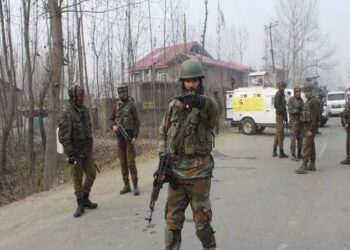 Militants attack police vehicle in capital Srinagar