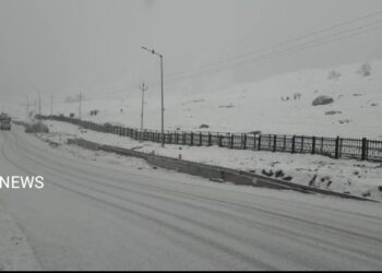 Sonamarg-Zojjila road closed for traffic after fresh snowfall