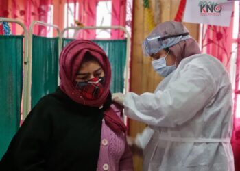 J&K Admin kick-starts vaccination drive for children between 15-18 years