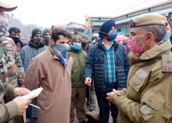 Uri Admin Realises Fine in Tune of Rupees 3100 from COVID Protocols’ Violators