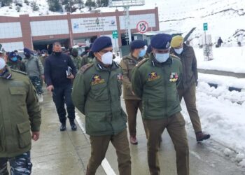 IGP Kashmir reviews Yatra security at Navyug Tunnel