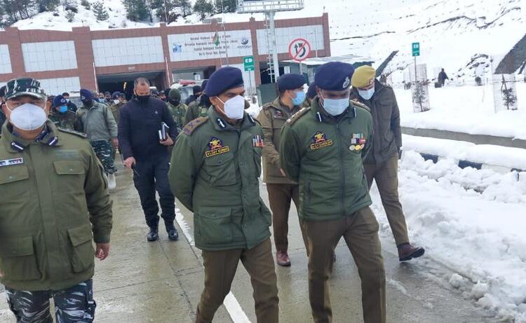 IGP Kashmir reviews Yatra security at Navyug Tunnel