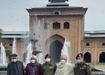 After 30 weeks closure, Govt mulls to reopen historic Jamia Masjid for prayers