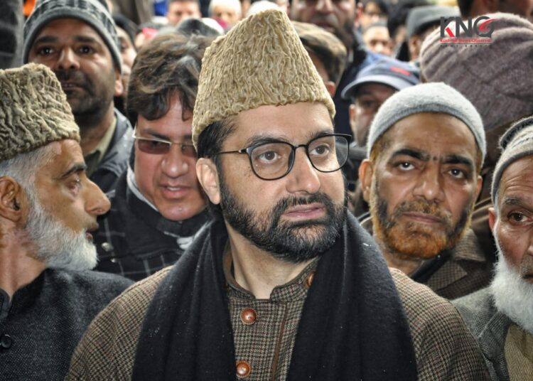 APHC condemns continuous house detention of Mirwaiz