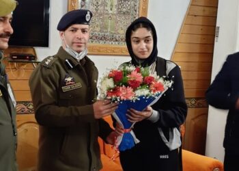 SSP Budgam receives Sadia Tariq at Sgr Airport
