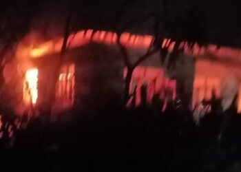 Panchayat ghar gutted in mysterious blaze in Kulgam