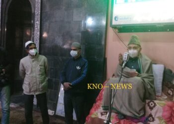 Emotions run high as authroities allow Friday prayers at historic Jamia Masjid after 30 weeks
