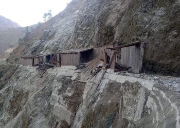 Shooting stones hinder traffic movement on Jmu—Sgr highway