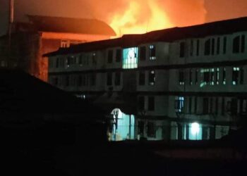 Fire Breaks Out in Batamaloo Srinagar
