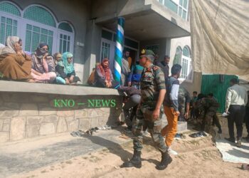 In a first, GoC 15 Corps Lt Gen D P Pandey visits house of slain SPO, his brother in Budgam