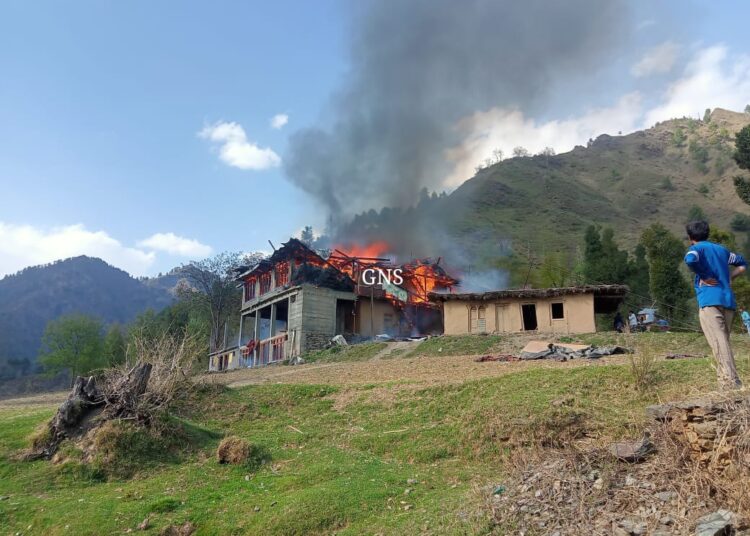 4 Houses Gutted In Poonch