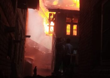 Five houses gutted in Jamia Qadeem in Sopore