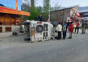 4 tourists injured at Dursuma in Ganderbal