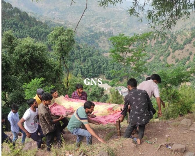 Woman killed, 2 others injured in accident in Rajouri