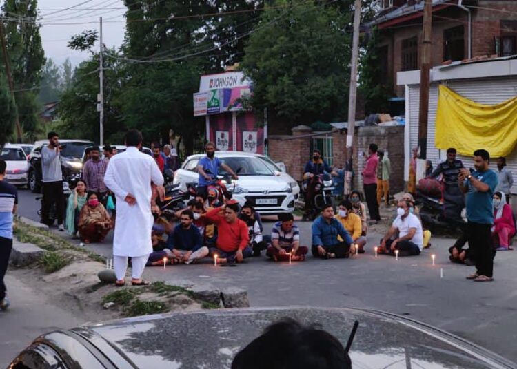 Killing of KP employee: Massive protests held across Kashmir; KP’s threaten mass resignation if killings continue
