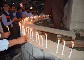 Candlelight protest held across Baramulla against recent killings