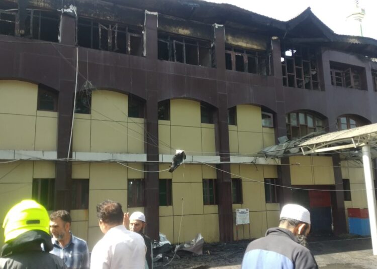 Traffic police hqrs partially damaged in fire mishap in Srinagar