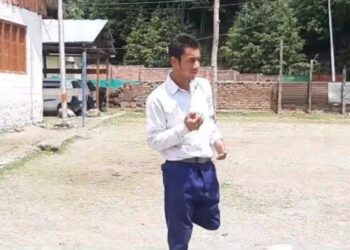 Handwara boy walks to school on one leg