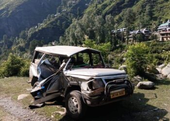 1 person killed, 10 injured as cab falls into gorge in Poonch