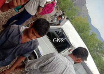 4 Persons Injured In Van Accident In Poonch