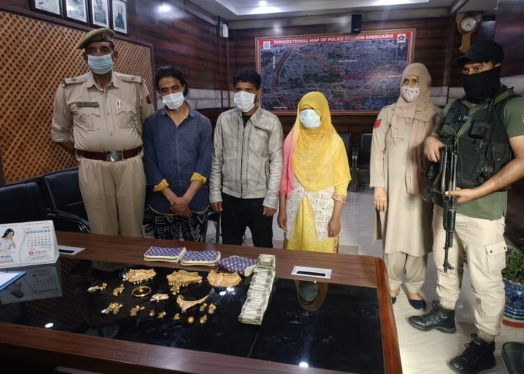 Lady among three thieves arrested, stolen Gold worth Rs 6.5 lakh, Cash amount Rs 110500 recovered: Police