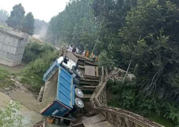 Narrow escape for driver as bridge collapses in Budgam village