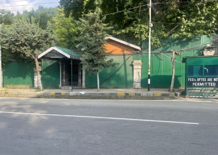 Police refutes reports of house arrest of some NC, PDP leaders at Gupkar