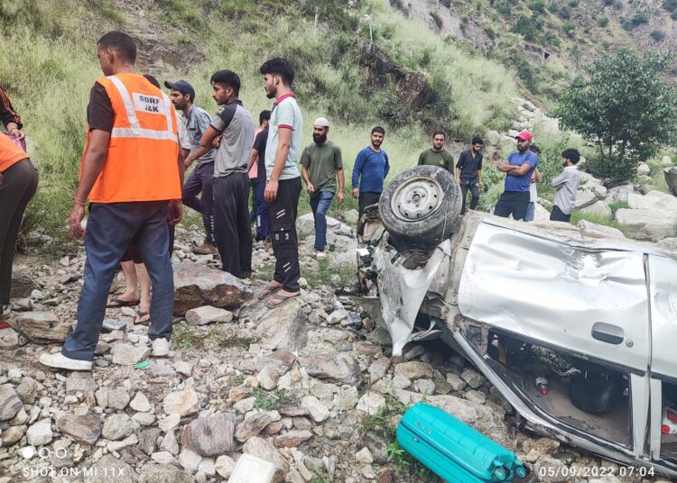 5 people killed, one person feared dead in 2 accidents in Bhaderwah