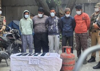 Notorious Gang Busted in Srinagar, 05 Persons arrested, Stolen Items Recovered: Police