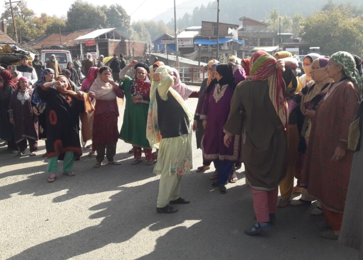 Achabal family stages protest, allege daughter’s ‘murder by in-laws’