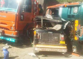 Minor girl among 8 people injured in auto-truck collision in Ramban