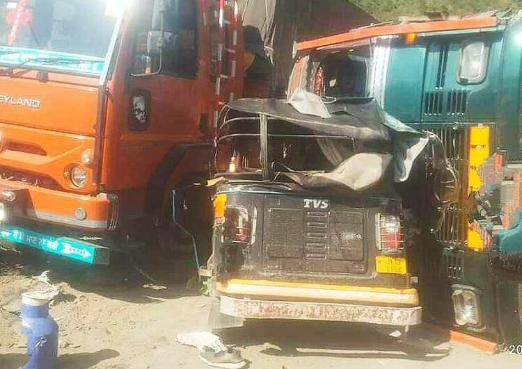 Minor girl among 8 people injured in auto-truck collision in Ramban
