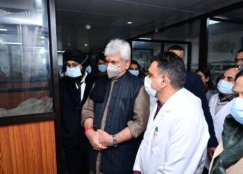 Lt Governor visited GMC Jammu to Inquire About The Health of Civilians Injured in Rajouri Militant Attack