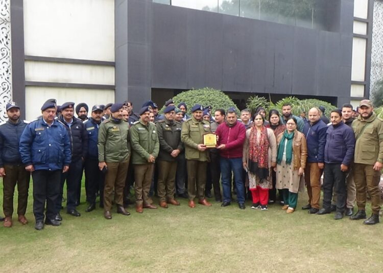 Traffic Police City Jammu bids warm farewell to outgoing SSP Traffic on his transfer