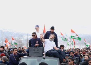 BJY enters Kashmir; Rahul cries security breach, police denies