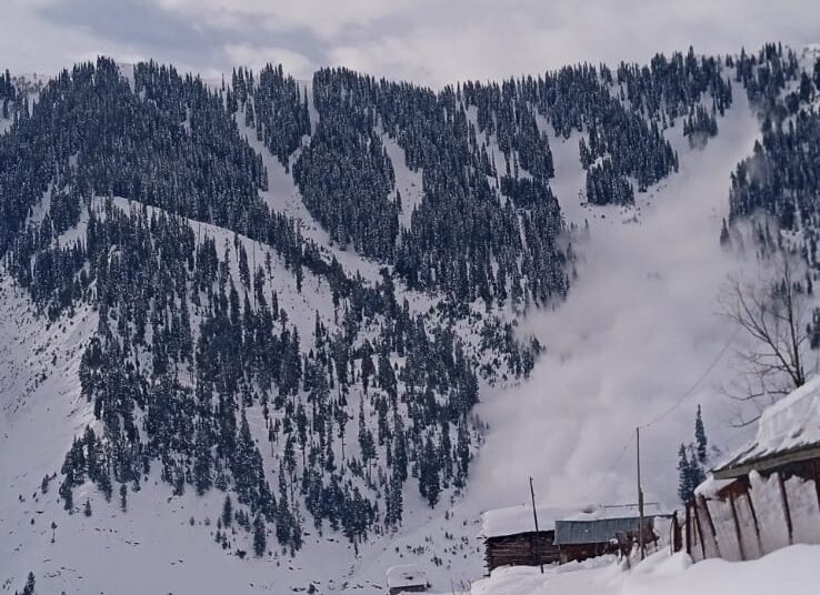 Avalanche hits Gurez, no loss of life reported