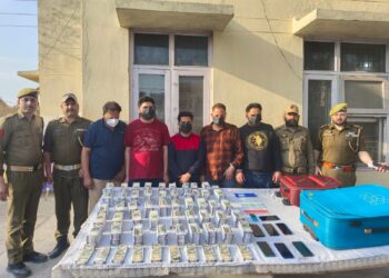 5 Persons Arrested Along With Rs 5 Lakh Cash, 2.15 cr ‘Low Currency Notes’ in Jammu: Police