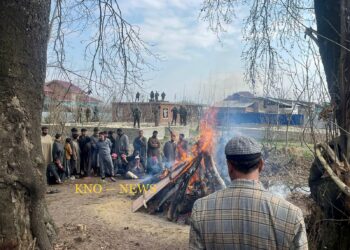 Muslims help perform last rites of slain Kashmiri Pandit in Pulwama village
