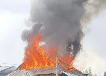 7 Shops, Residential House Gutted in Massive Fire Mishap in Handwara village