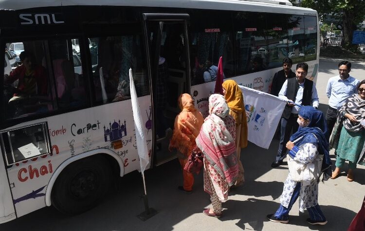 G-20 meeting: Director Tourism flags off all women Srinagar city tour