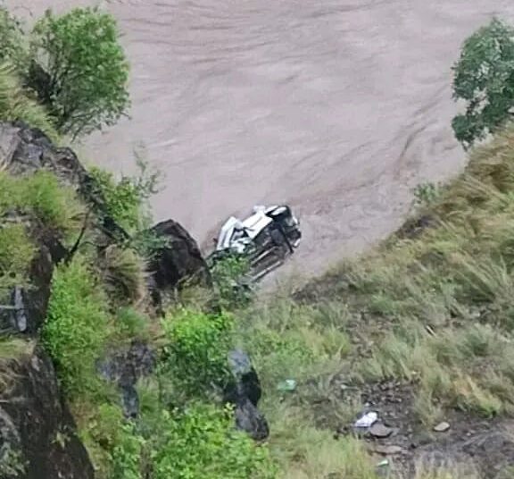 4 People Killed, Another Injured As Vehicle Falls In River In Doda
