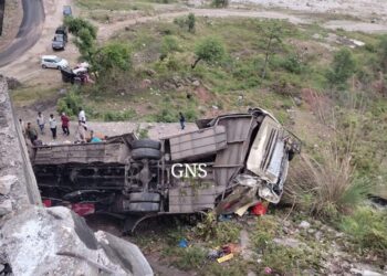 8 Persons Dead, 20 Others Injured After Vehicle Fall Into Deep Gorge in Jammu