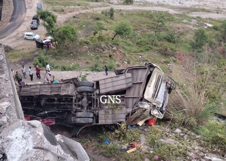 8 Persons Dead, 20 Others Injured After Vehicle Fall Into Deep Gorge in Jammu