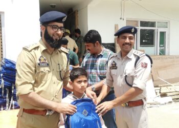 Sopore Police Distributed School Essential items among School Kids at Police Station Tarzoo