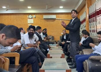 After three decades, national anthem echoes during lawyers meet in Srinagar Court