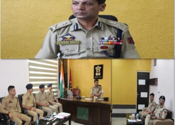 ADGP JAMMU ZONE VISITED DISTRICT REASI , HELD MEETING WITH DISTRICT POLICE OFFICERS