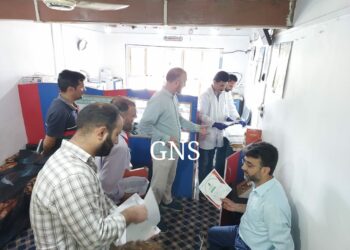 Authorities Seal 11 Clinics, Labs Running Sans Registration in Bandipora’s Sumbal, Hajin