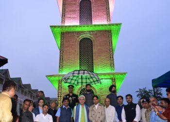 LG Sinha inaugurates revamped Residency Road, Srinagar Square, Lal Chowk and Clock Tower